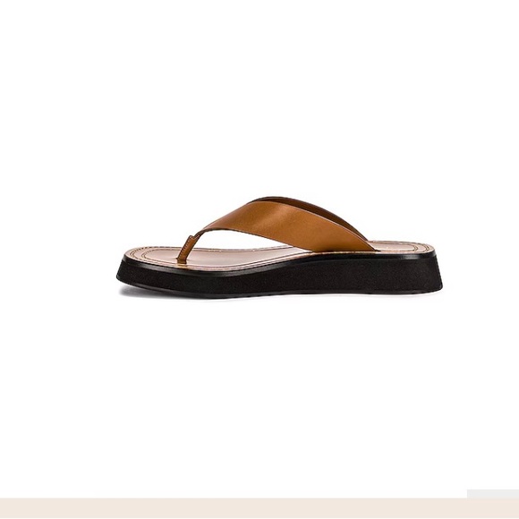 The Row Ginza Flip-Flop Smooth Calfskin Sandals - Picture 2 of 16